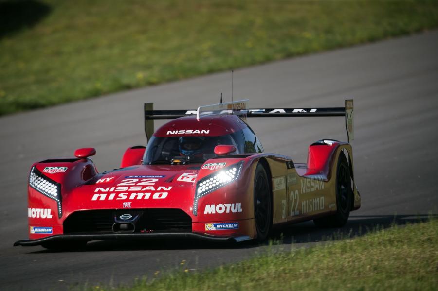  Nissan GT-R LM Nismo 2015 года  (фото 24 из 31)